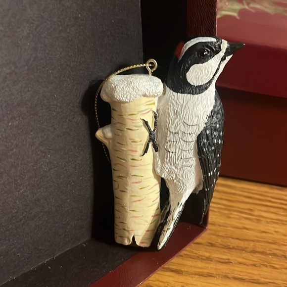 The Danbury mint Christmas ornament  - Downy woodpecker - Picture 3 of 5